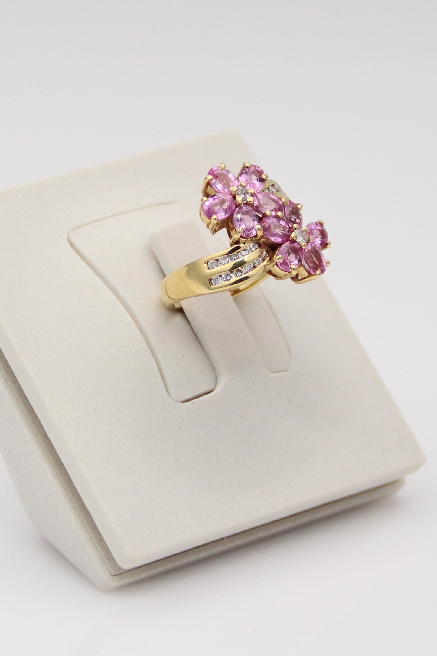 18K Yellow Gold Pink Sapphire Flower Ring with Diamonds