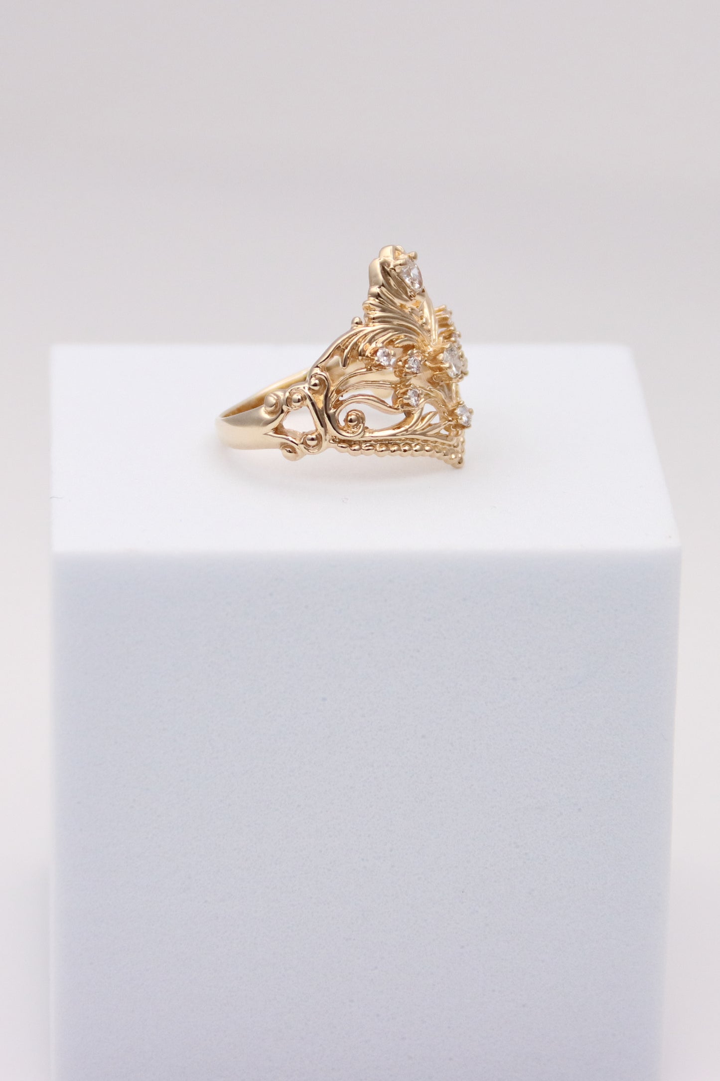 14K Antique Yellow Gold Diamond Ring