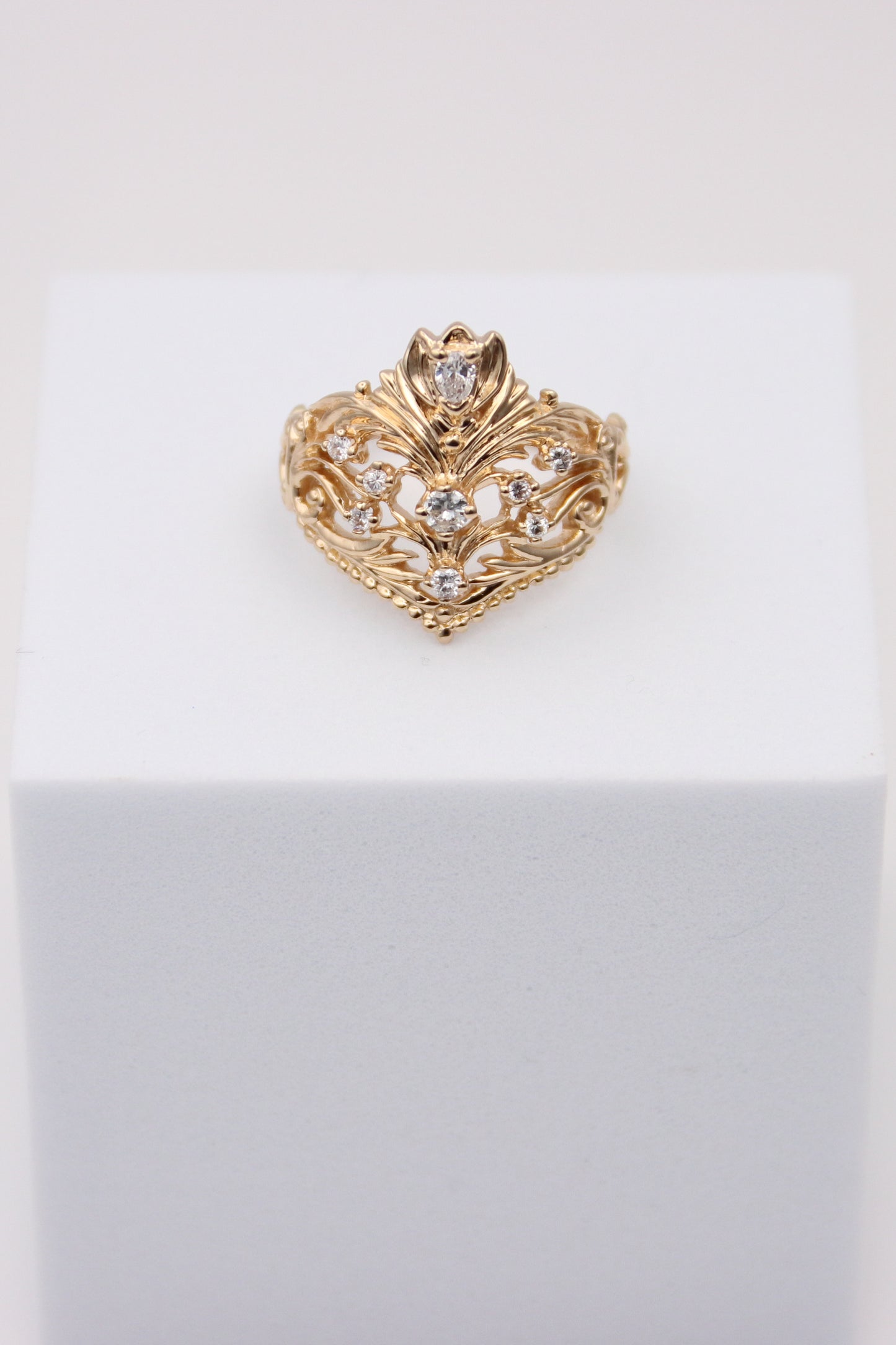 14K Antique Yellow Gold Diamond Ring