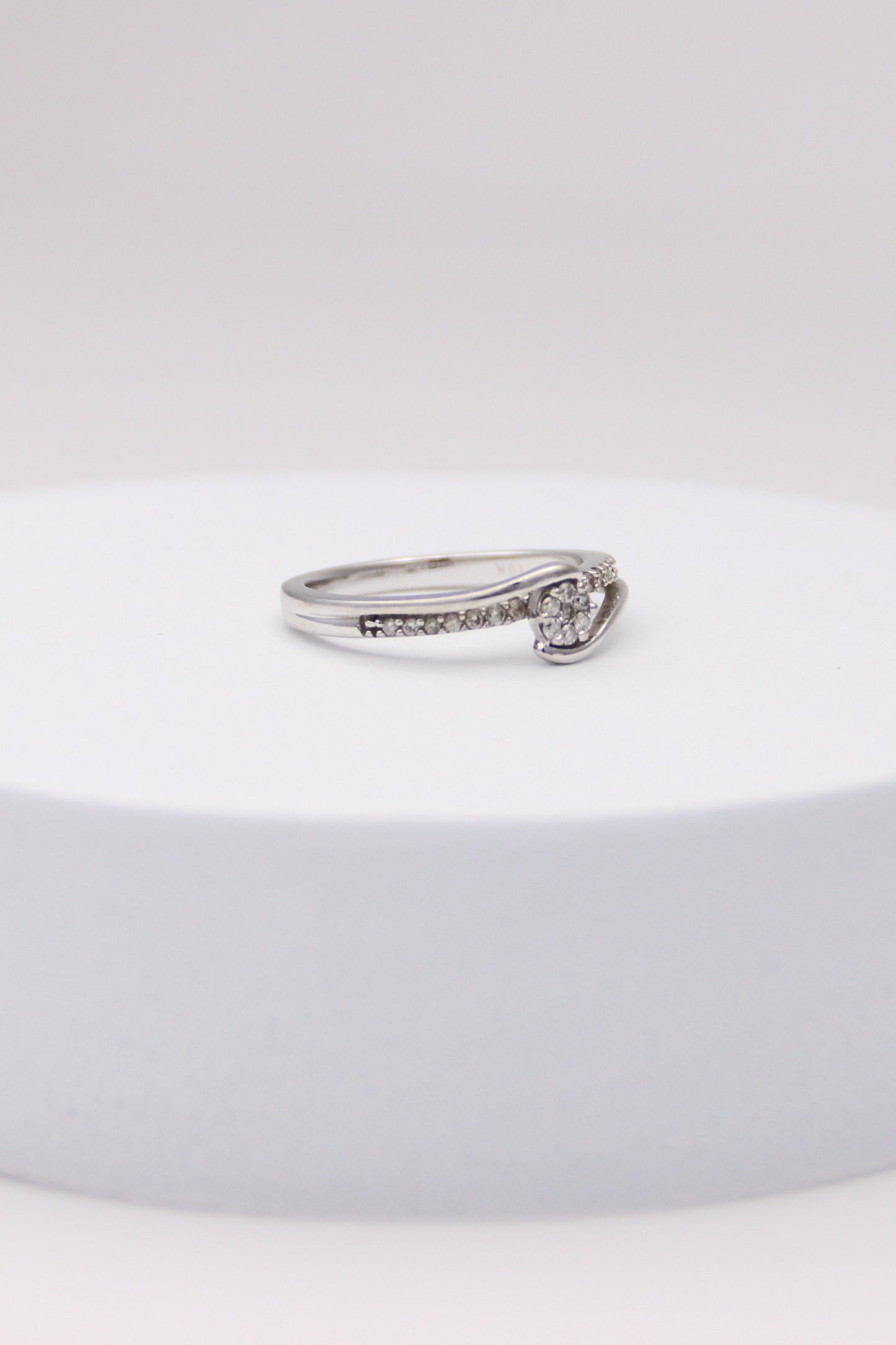 10K White Gold Diamond Ring