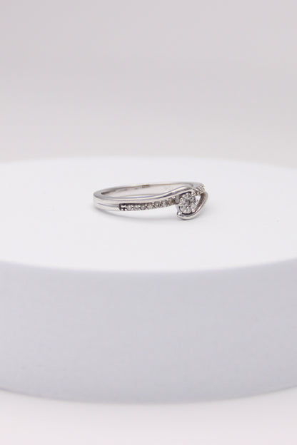 10K White Gold Diamond Ring