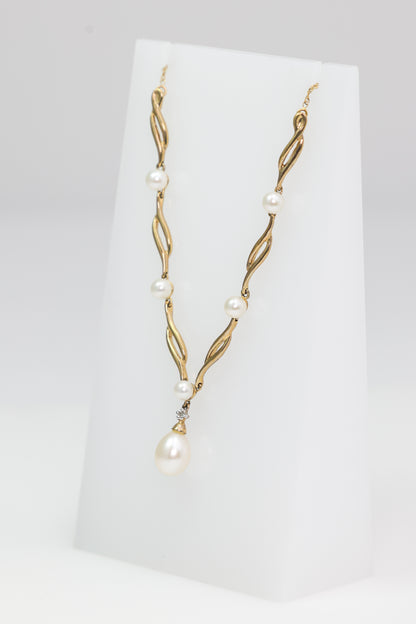 10K Yellow Gold Pearl Diamond Necklace