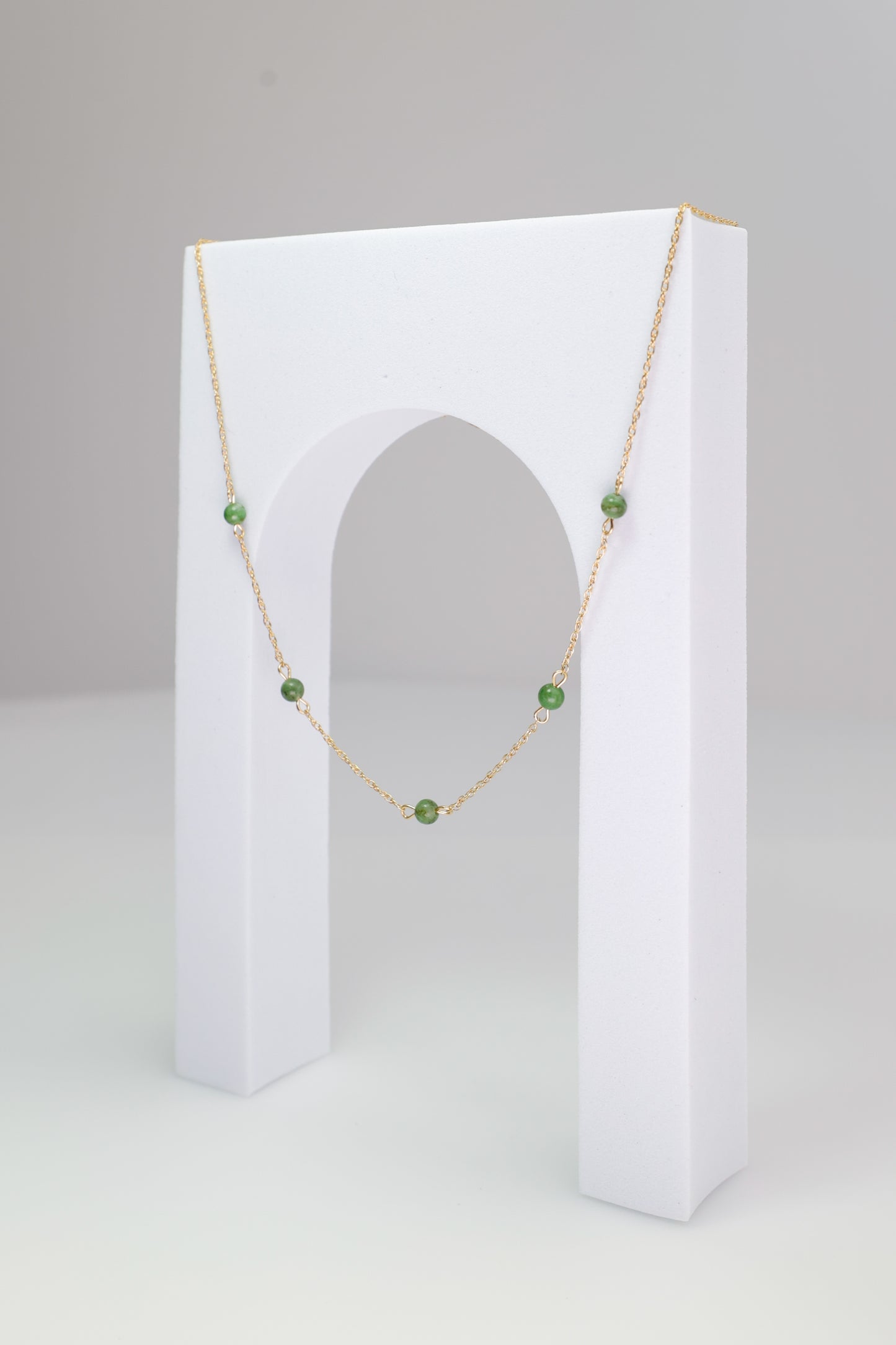 14K Yellow Gold Singapore Necklace with Green Stones