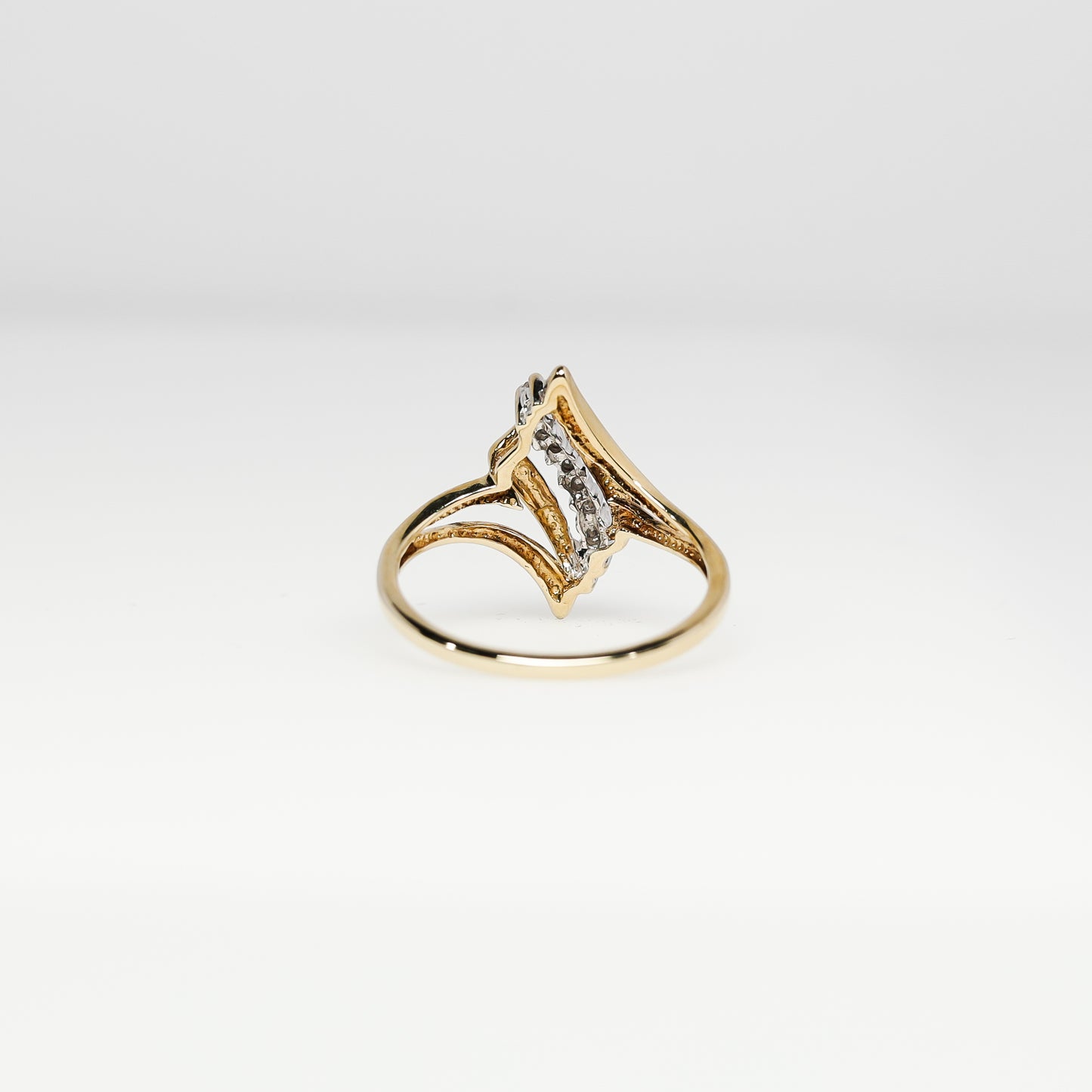 10k Yellow Gold Ring with 5 small diamonds