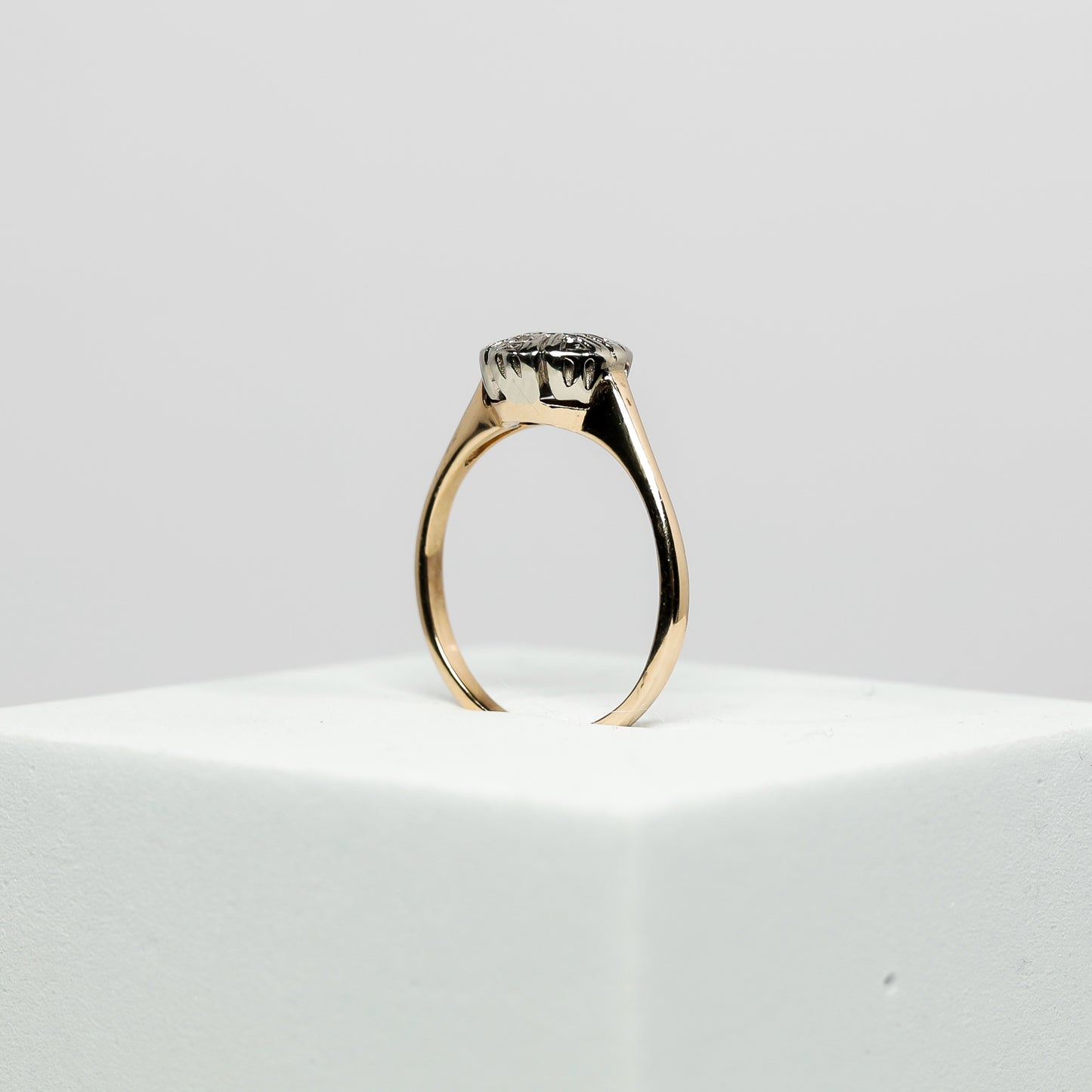 14k Round Diamond Vintage Ring