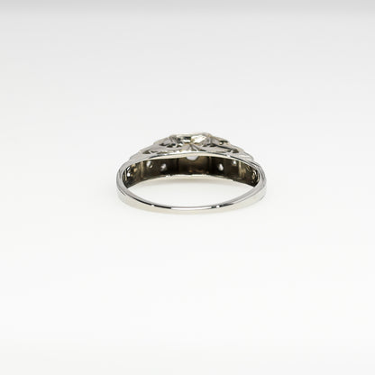 18K White Gold Vintage Ring