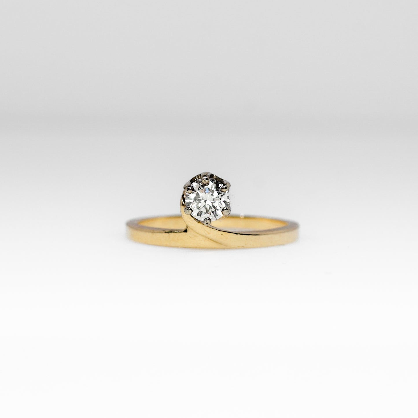 14K Solitaire Round Diamond Ring