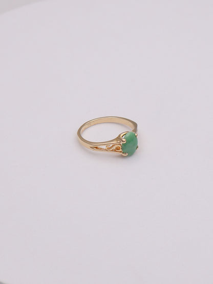 14k Oval Jade Ring