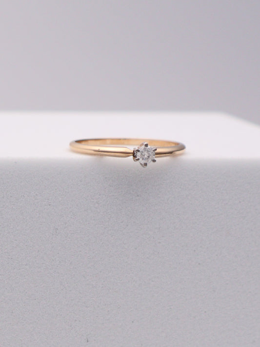 10k Round Diamond Solitaire Ring