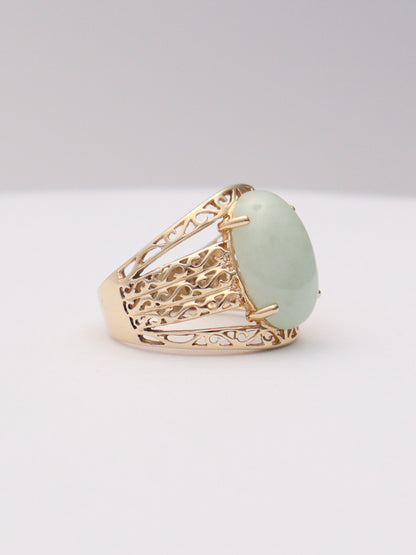 14k Oval Jade Ring