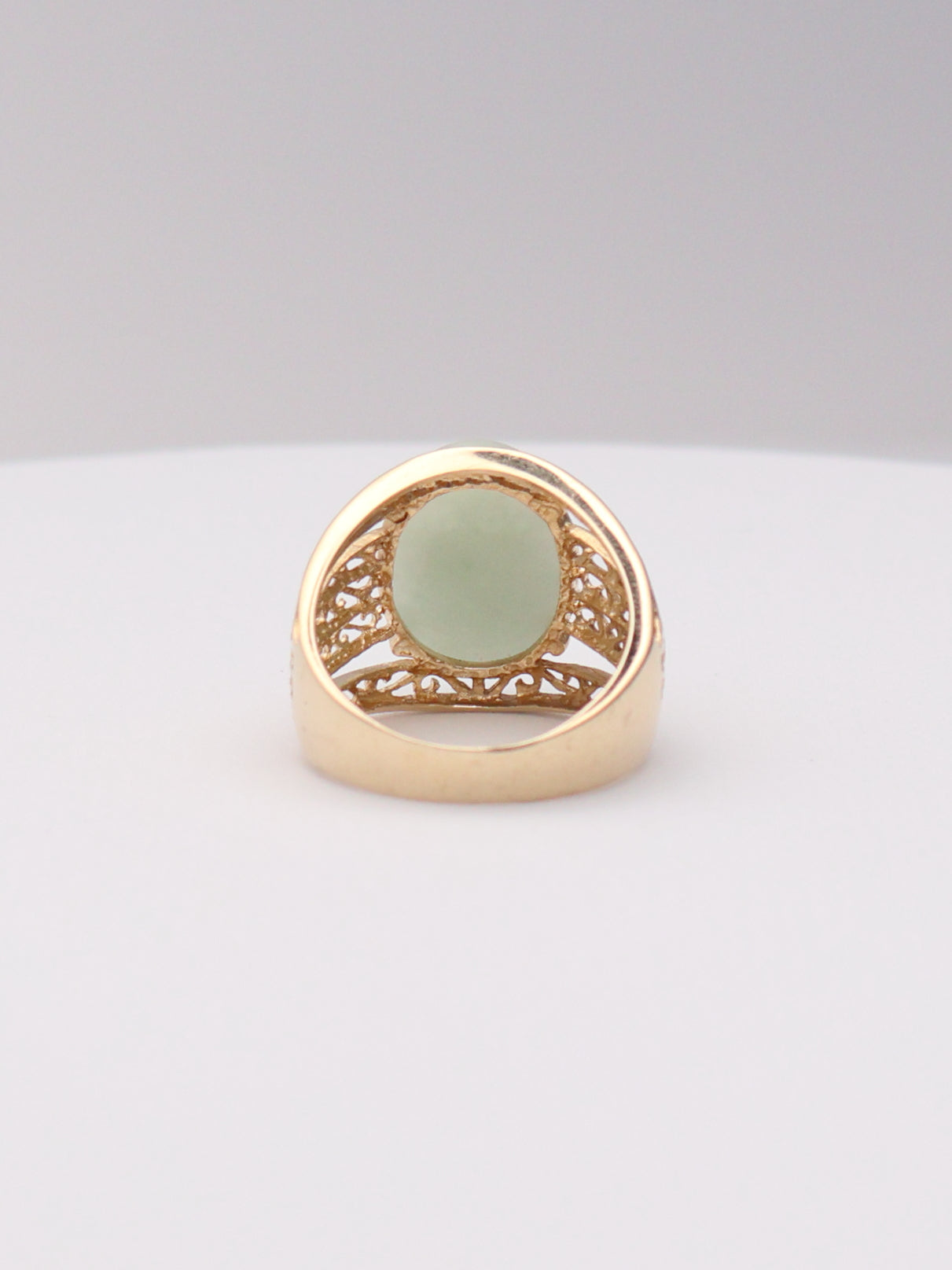 14k Oval Jade Ring