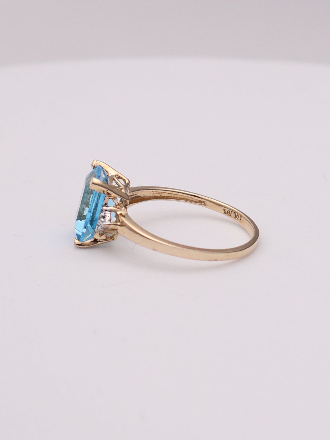 10k Aquamarine Ring