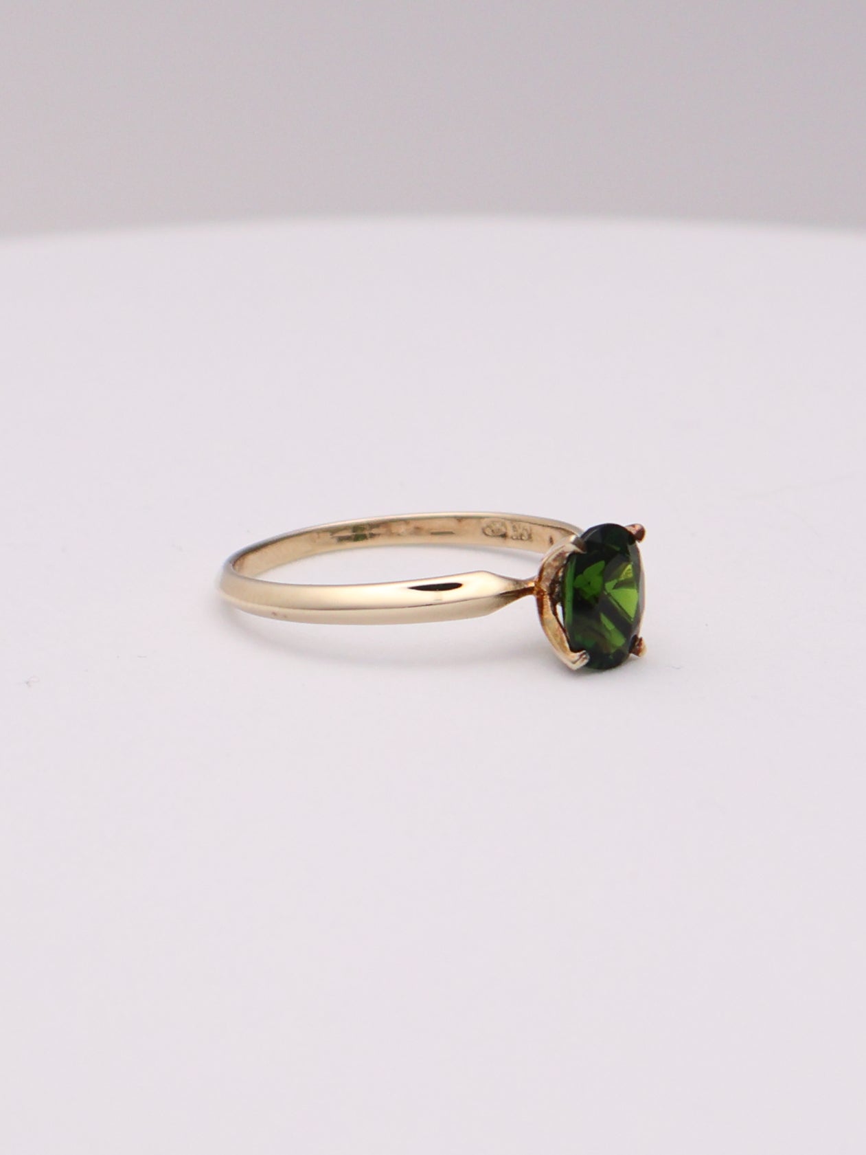 10k Green Solitaire Ring