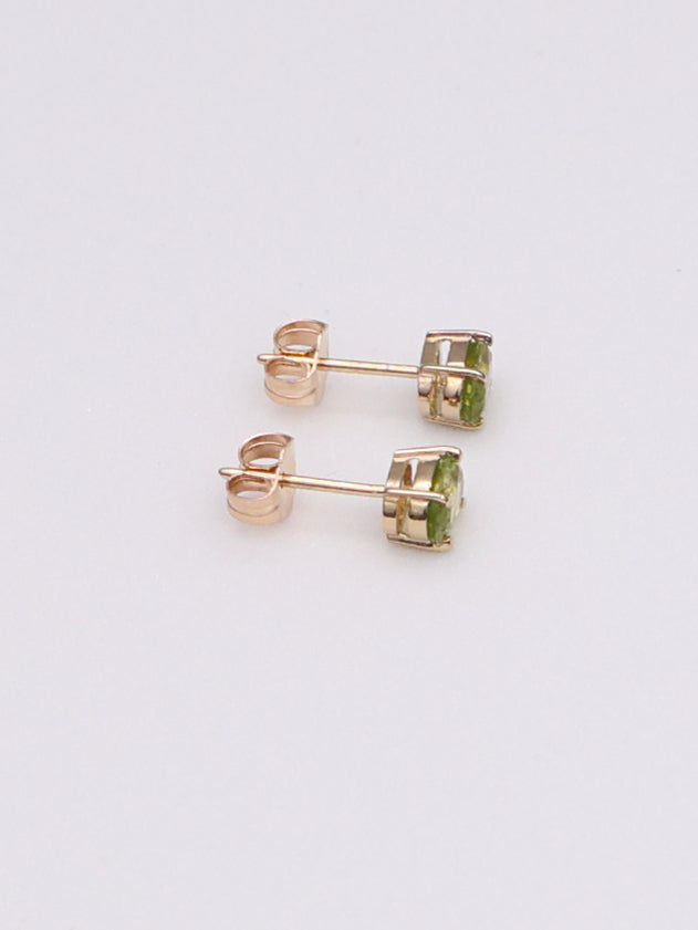 14k Oval Peridot Studs